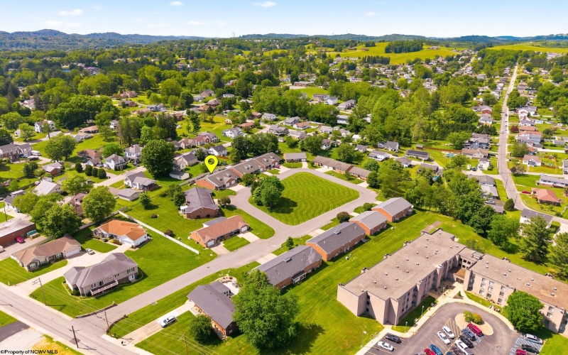 108 Center Court, Bridgeport, West Virginia 26330, 3 Bedrooms Bedrooms, 6 Rooms Rooms,2 BathroomsBathrooms,Single Family Attached,For Sale,Center,10165204