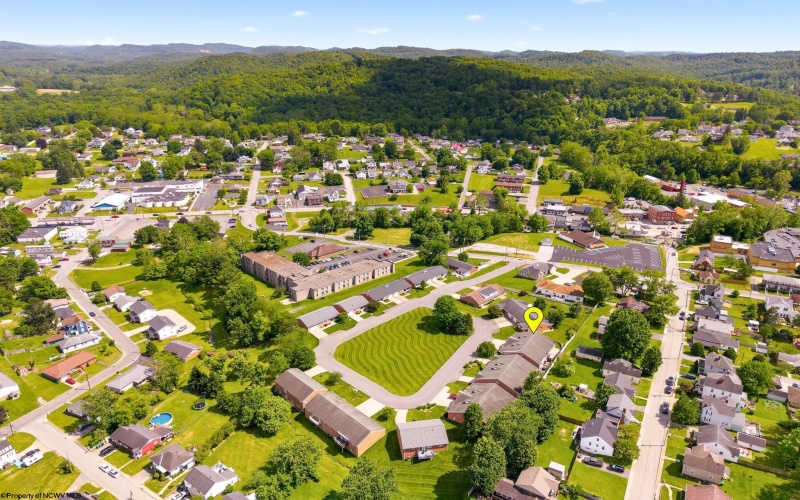 108 Center Court, Bridgeport, West Virginia 26330, 3 Bedrooms Bedrooms, 6 Rooms Rooms,2 BathroomsBathrooms,Single Family Attached,For Sale,Center,10165204