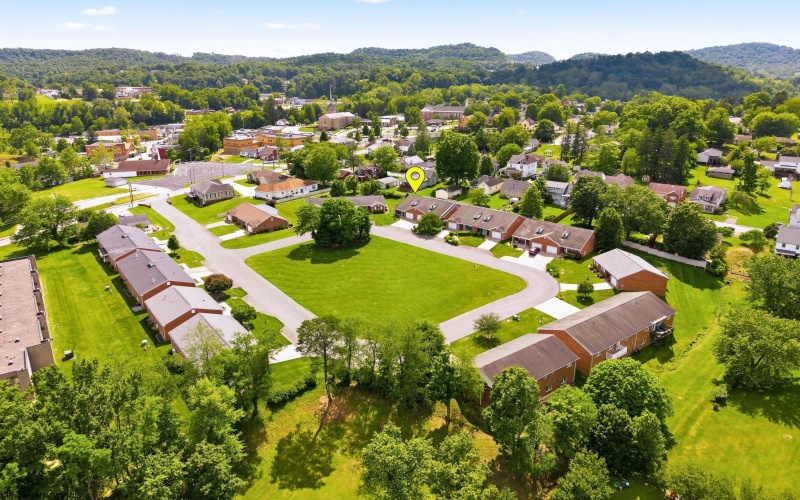108 Center Court, Bridgeport, West Virginia 26330, 3 Bedrooms Bedrooms, 6 Rooms Rooms,2 BathroomsBathrooms,Single Family Attached,For Sale,Center,10165204