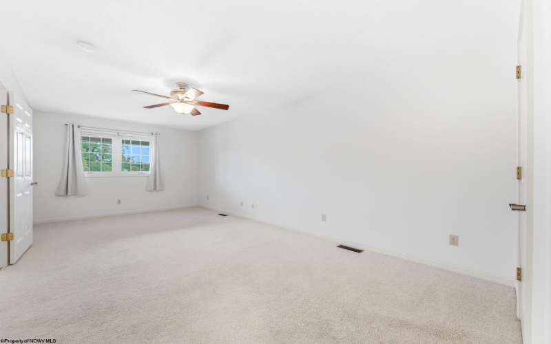 108 Center Court, Bridgeport, West Virginia 26330, 3 Bedrooms Bedrooms, 6 Rooms Rooms,2 BathroomsBathrooms,Single Family Attached,For Sale,Center,10165204