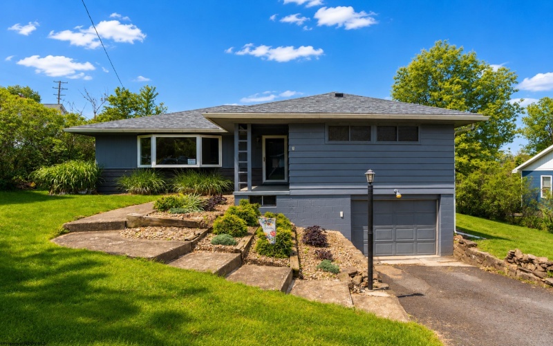 1217 Corvet Avenue, Morgantown, West Virginia 26505, 3 Bedrooms Bedrooms, 6 Rooms Rooms,2 BathroomsBathrooms,Residential Rentals,For Rent,Corvet,10165207