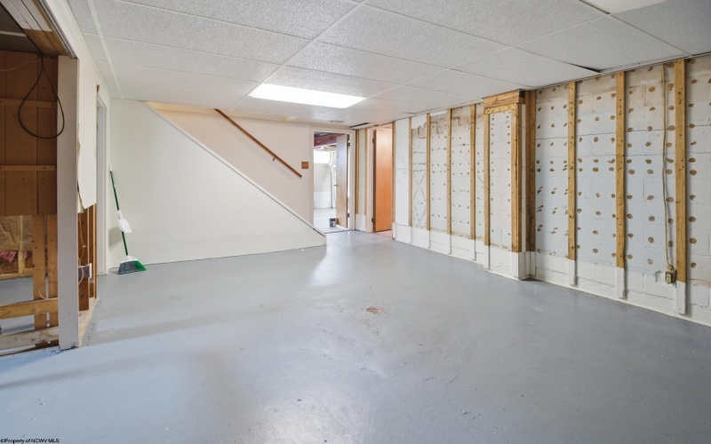 1217 Corvet Avenue, Morgantown, West Virginia 26505, 3 Bedrooms Bedrooms, 6 Rooms Rooms,2 BathroomsBathrooms,Residential Rentals,For Rent,Corvet,10165207
