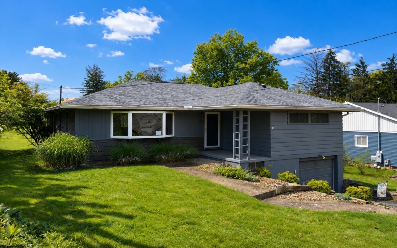 1217 Corvet Avenue, Morgantown, West Virginia 26505, 3 Bedrooms Bedrooms, 6 Rooms Rooms,2 BathroomsBathrooms,Residential Rentals,For Rent,Corvet,10165207