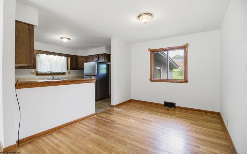 1217 Corvet Avenue, Morgantown, West Virginia 26505, 3 Bedrooms Bedrooms, 6 Rooms Rooms,2 BathroomsBathrooms,Residential Rentals,For Rent,Corvet,10165207