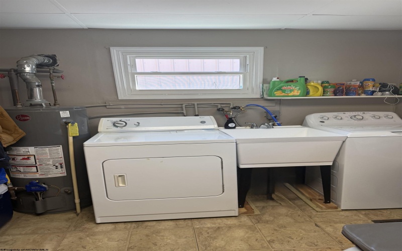 8026 Plainwood Avenue, Stonewood, West Virginia 26301, 2 Bedrooms Bedrooms, 6 Rooms Rooms,1 BathroomBathrooms,Single Family Detached,For Sale,Plainwood,10165202