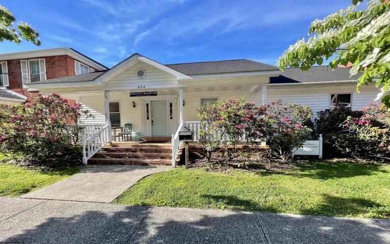 404 Main Street, Sutton, West Virginia 26601, 3 Bedrooms Bedrooms, 6 Rooms Rooms,1 BathroomBathrooms,Single Family Detached,For Sale,Main,10165200 404 Main Street, Sutton, West Virginia 26601, 3 Bedrooms Bedrooms, 6 Rooms Rooms,1 BathroomBathrooms,Single Family Detached,For Sale,Main,10165200