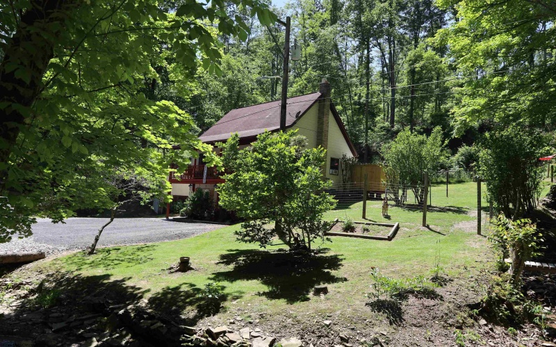 1691 Poe Run Road, Elkins, West Virginia 26241, 3 Bedrooms Bedrooms, 6 Rooms Rooms,2 BathroomsBathrooms,Single Family Detached,For Sale,Poe Run,10165199