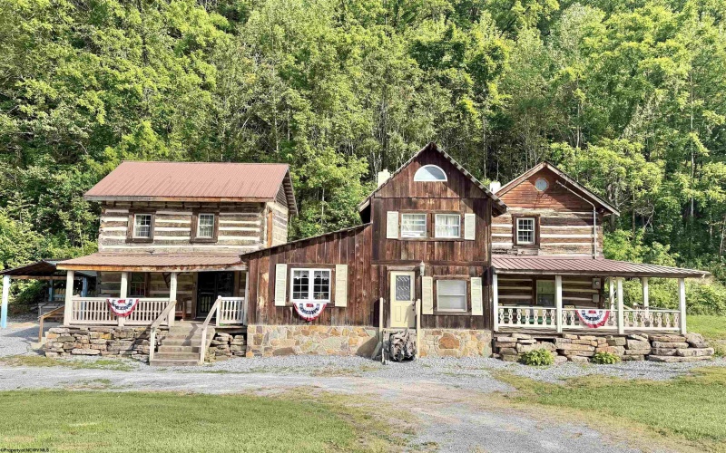27707 Mountaineer Drive, Seneca Rocks, West Virginia 26884, 4 Bedrooms Bedrooms, 10 Rooms Rooms,2 BathroomsBathrooms,Single Family Detached,For Sale,Mountaineer,10165198