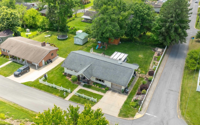 1361 Anderson Avenue, Morgantown, West Virginia 26505, 3 Bedrooms Bedrooms, 7 Rooms Rooms,3 BathroomsBathrooms,Single Family Detached,For Sale,Anderson,10165192
