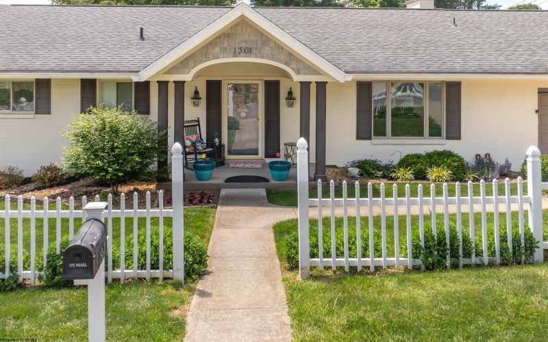 1361 Anderson Avenue, Morgantown, West Virginia 26505, 3 Bedrooms Bedrooms, 7 Rooms Rooms,3 BathroomsBathrooms,Single Family Detached,For Sale,Anderson,10165192