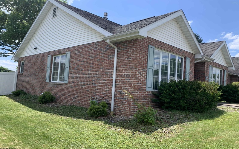 504 Brian Place, Morgantown, West Virginia 26505, 3 Bedrooms Bedrooms, 8 Rooms Rooms,2 BathroomsBathrooms,Single Family Detached,For Sale,Brian,10165209