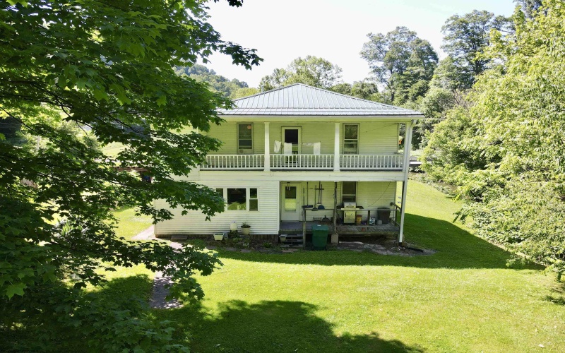 19 Nazareth Farm Road, Salem, West Virginia 26426, 3 Bedrooms Bedrooms, 8 Rooms Rooms,2 BathroomsBathrooms,Single Family Detached,For Sale,Nazareth Farm,10165210