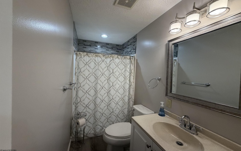 49 Kerry Way, Lost Creek, West Virginia 26385, 3 Bedrooms Bedrooms, 7 Rooms Rooms,2 BathroomsBathrooms,Single Family Detached,For Sale,Kerry,10165211