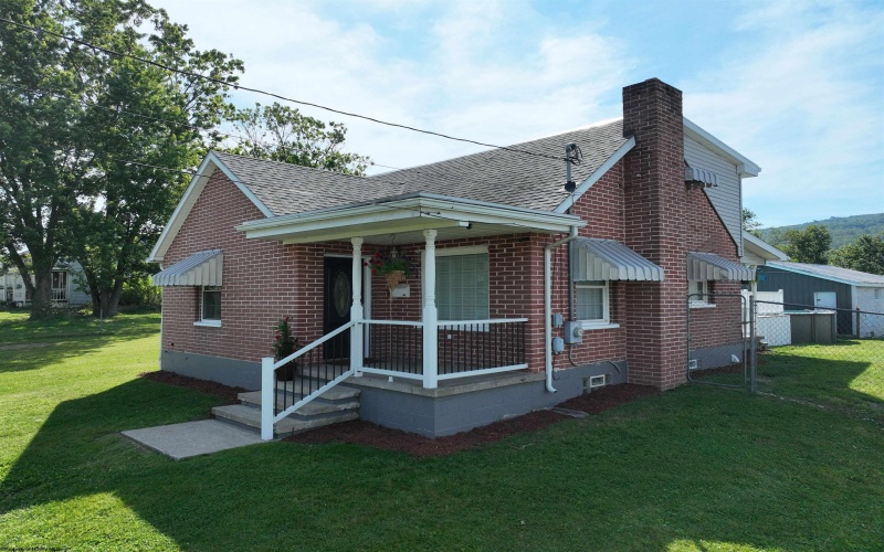 42 Main Street, Fairchance, Pennsylvania 15436, 2 Bedrooms Bedrooms, 6 Rooms Rooms,2 BathroomsBathrooms,Single Family Detached,For Sale,Main,10165213