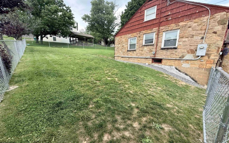 2605 Main Street, Bridgeport, West Virginia 26330, 3 Bedrooms Bedrooms, 8 Rooms Rooms,2 BathroomsBathrooms,Single Family Detached,For Sale,Main,10165216