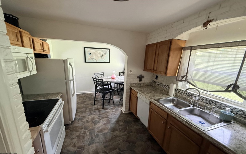 2605 Main Street, Bridgeport, West Virginia 26330, 3 Bedrooms Bedrooms, 8 Rooms Rooms,2 BathroomsBathrooms,Single Family Detached,For Sale,Main,10165216
