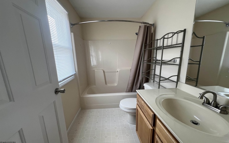 206 Stonegate Circle, Morgantown, West Virginia 26505, 2 Bedrooms Bedrooms, 4 Rooms Rooms,3 BathroomsBathrooms,Residential Rentals,For Rent,Stonegate,10165217