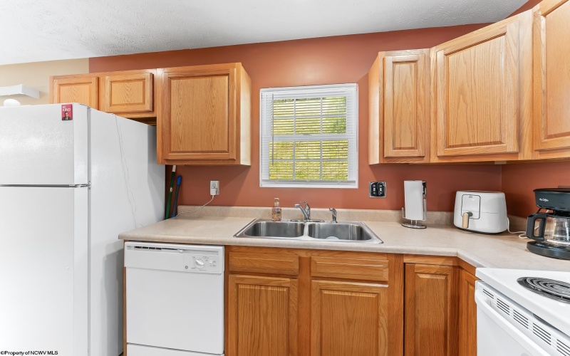 747 Erow Avenue, Morgantown, West Virginia 26505, 2 Bedrooms Bedrooms, 6 Rooms Rooms,3 BathroomsBathrooms,Single Family Attached,For Sale,Erow,10165223