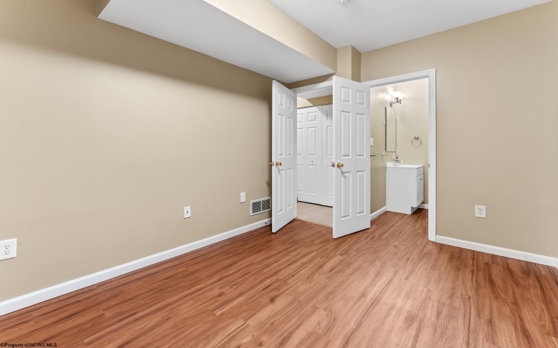 747 Erow Avenue, Morgantown, West Virginia 26505, 2 Bedrooms Bedrooms, 6 Rooms Rooms,3 BathroomsBathrooms,Single Family Attached,For Sale,Erow,10165223