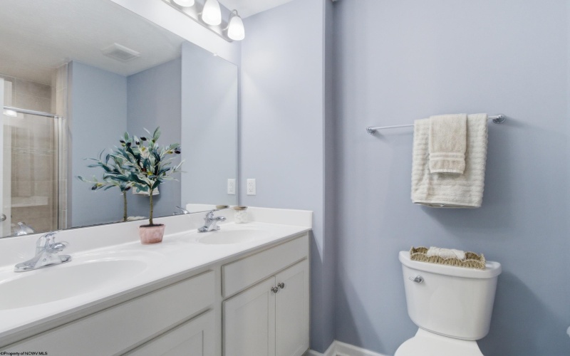 10 Dover Court, Bridgeport, West Virginia 26330, 3 Bedrooms Bedrooms, 6 Rooms Rooms,2 BathroomsBathrooms,Single Family Attached,For Sale,Dover,10165224