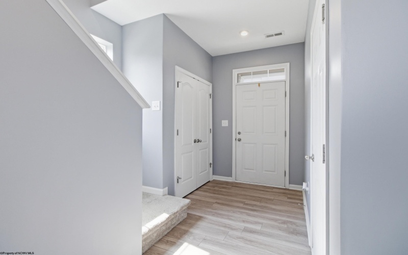 10 Dover Court, Bridgeport, West Virginia 26330, 3 Bedrooms Bedrooms, 6 Rooms Rooms,2 BathroomsBathrooms,Single Family Attached,For Sale,Dover,10165224