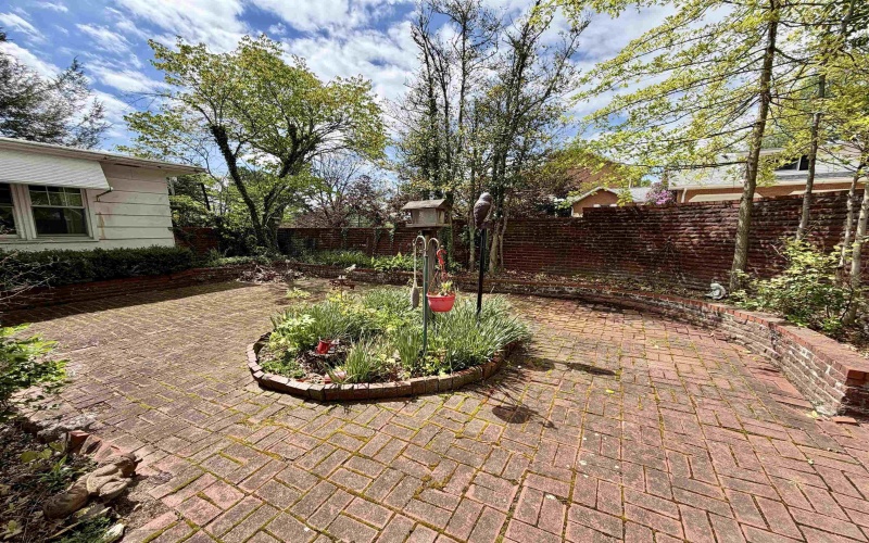 608 Milford Street, Clarksburg, West Virginia 26301, ,Multi-unit/income,For Sale,Milford,10165233 608 Milford Street, Clarksburg, West Virginia 26301, ,Multi-unit/income,For Sale,Milford,10165233