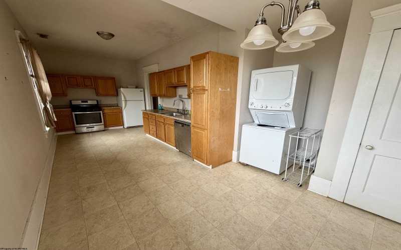 608 Milford Street, Clarksburg, West Virginia 26301, ,Multi-unit/income,For Sale,Milford,10165233 608 Milford Street, Clarksburg, West Virginia 26301, ,Multi-unit/income,For Sale,Milford,10165233