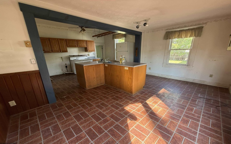109 Davis Street, Elkins, West Virginia 26241, 4 Bedrooms Bedrooms, 8 Rooms Rooms,1 BathroomBathrooms,Single Family Detached,For Sale,Davis,10165229
