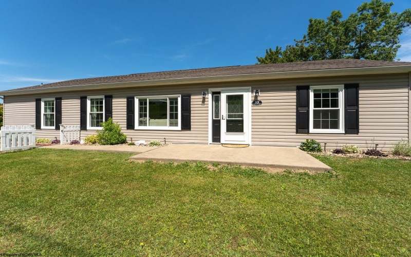 53 Ebenklein Lane, Morgantown, West Virginia 26508, 3 Bedrooms Bedrooms, 6 Rooms Rooms,2 BathroomsBathrooms,Single Family Detached,For Sale,Ebenklein,10165227