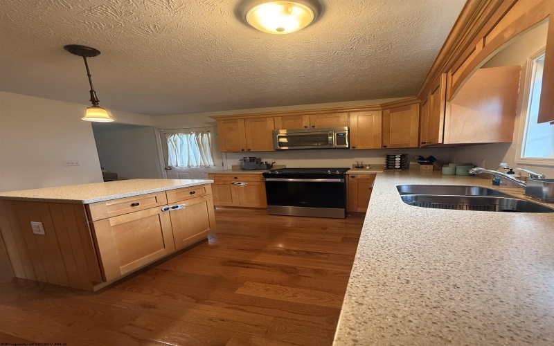 25 Augusta Pines Drive, Fairmont, West Virginia 26554, 4 Bedrooms Bedrooms, 8 Rooms Rooms,2 BathroomsBathrooms,Single Family Detached,For Sale,Augusta Pines,10165218