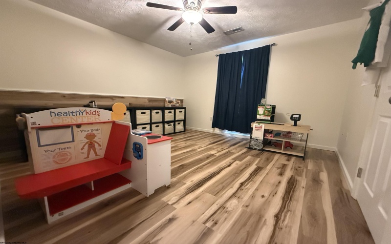 25 Augusta Pines Drive, Fairmont, West Virginia 26554, 4 Bedrooms Bedrooms, 8 Rooms Rooms,2 BathroomsBathrooms,Single Family Detached,For Sale,Augusta Pines,10165218