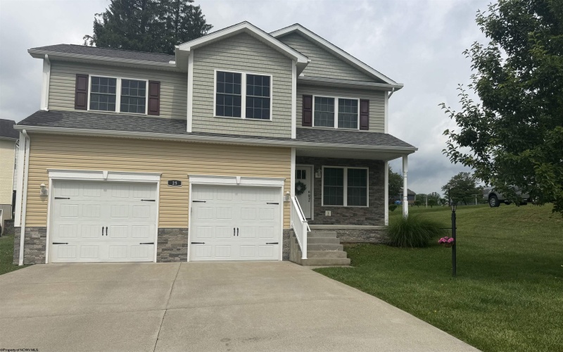 25 Augusta Pines Drive, Fairmont, West Virginia 26554, 4 Bedrooms Bedrooms, 8 Rooms Rooms,2 BathroomsBathrooms,Single Family Detached,For Sale,Augusta Pines,10165218