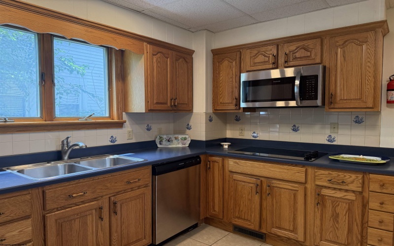 528 Union Avenue, Morgantown, West Virginia 26505, 4 Bedrooms Bedrooms, 9 Rooms Rooms,2 BathroomsBathrooms,Single Family Detached,For Sale,Union,10165220