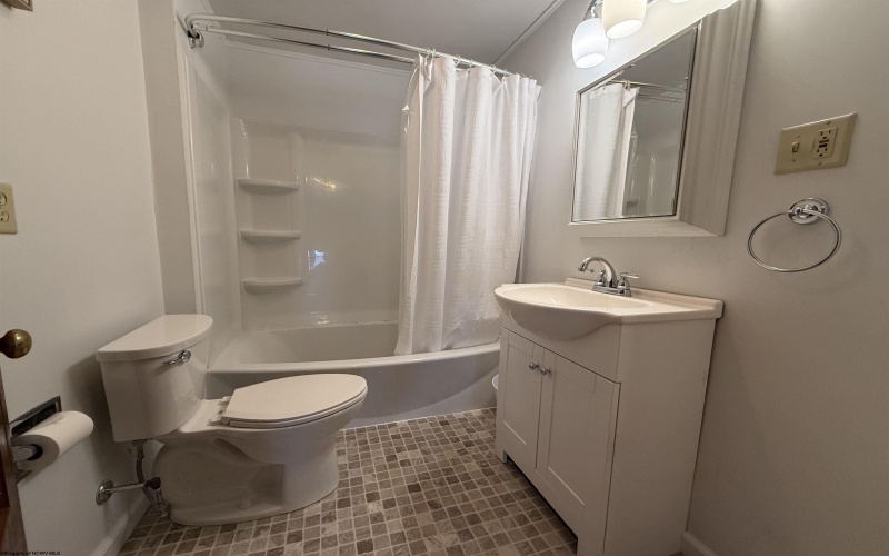 528 Union Avenue, Morgantown, West Virginia 26505, 4 Bedrooms Bedrooms, 9 Rooms Rooms,2 BathroomsBathrooms,Single Family Detached,For Sale,Union,10165220