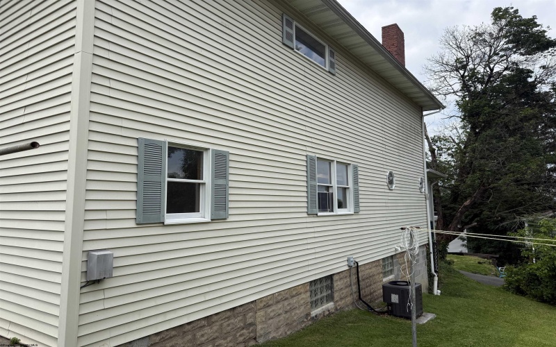 528 Union Avenue, Morgantown, West Virginia 26505, 4 Bedrooms Bedrooms, 9 Rooms Rooms,2 BathroomsBathrooms,Single Family Detached,For Sale,Union,10165220