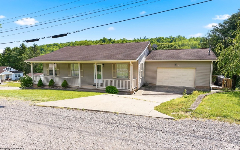 158 Kerry Way, Lost Creek, West Virginia 26385, 3 Bedrooms Bedrooms, 6 Rooms Rooms,2 BathroomsBathrooms,Single Family Detached,For Sale,Kerry,10165236
