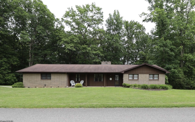 428 Pinewood Drive, Elkins, West Virginia 26241, 4 Bedrooms Bedrooms, 9 Rooms Rooms,3 BathroomsBathrooms,Single Family Detached,For Sale,Pinewood,10165260