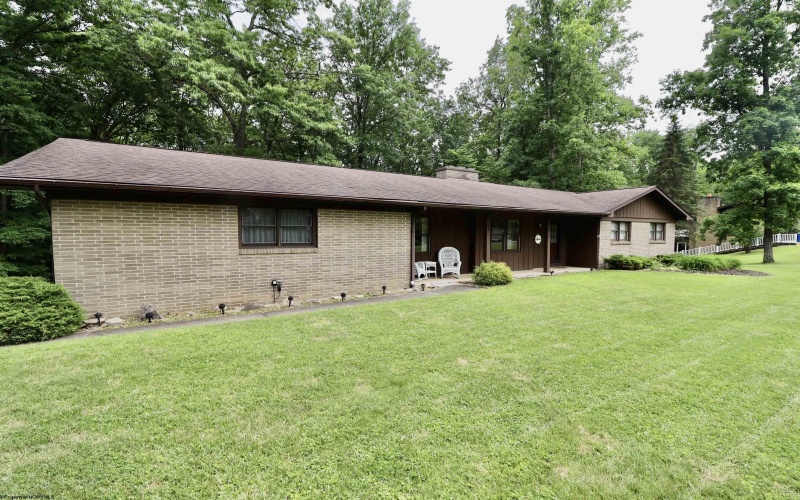 428 Pinewood Drive, Elkins, West Virginia 26241, 4 Bedrooms Bedrooms, 9 Rooms Rooms,3 BathroomsBathrooms,Single Family Detached,For Sale,Pinewood,10165260