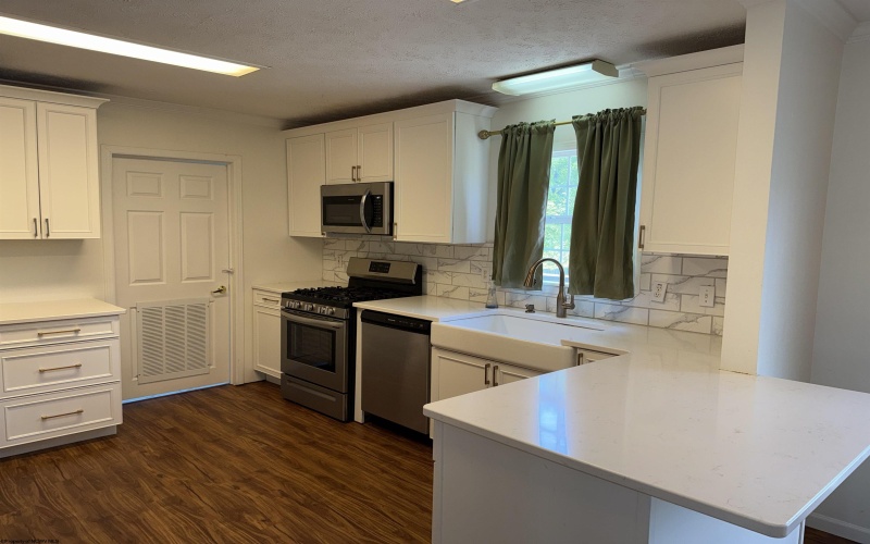 28 Fields Lane, Elkins, West Virginia 26241, 3 Bedrooms Bedrooms, 6 Rooms Rooms,2 BathroomsBathrooms,Single Family Detached,For Sale,Fields,10165259