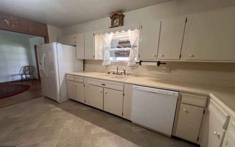 201 Alexander Avenue, Elkins, West Virginia 26241, 3 Bedrooms Bedrooms, 9 Rooms Rooms,1 BathroomBathrooms,Single Family Detached,For Sale,Alexander,10165258