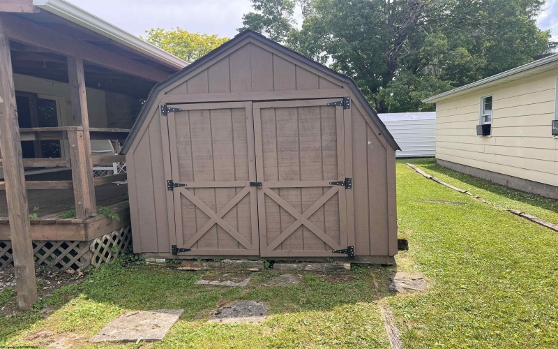 201 Alexander Avenue, Elkins, West Virginia 26241, 3 Bedrooms Bedrooms, 9 Rooms Rooms,1 BathroomBathrooms,Single Family Detached,For Sale,Alexander,10165258