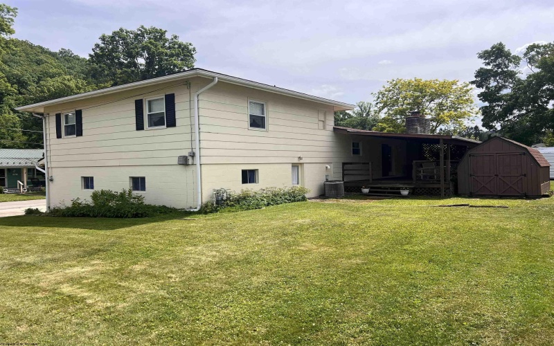 201 Alexander Avenue, Elkins, West Virginia 26241, 3 Bedrooms Bedrooms, 9 Rooms Rooms,1 BathroomBathrooms,Single Family Detached,For Sale,Alexander,10165258
