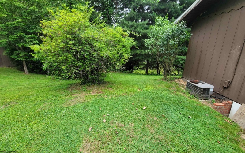 1715 Big Tree Drive, Fairmont, West Virginia 26554, 3 Bedrooms Bedrooms, 6 Rooms Rooms,2 BathroomsBathrooms,Single Family Detached,For Sale,Big Tree,10165257
