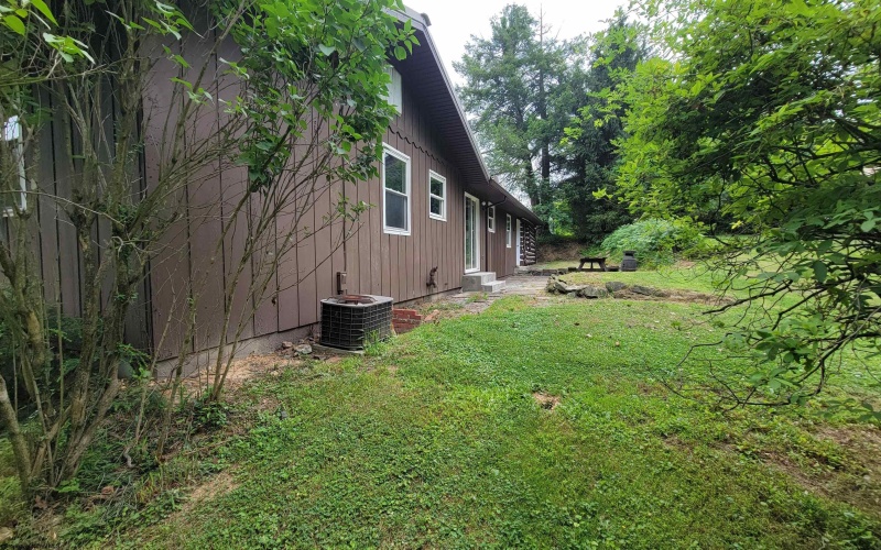1715 Big Tree Drive, Fairmont, West Virginia 26554, 3 Bedrooms Bedrooms, 6 Rooms Rooms,2 BathroomsBathrooms,Single Family Detached,For Sale,Big Tree,10165257