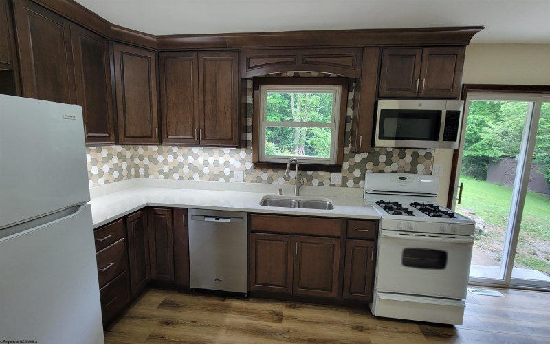 1715 Big Tree Drive, Fairmont, West Virginia 26554, 3 Bedrooms Bedrooms, 6 Rooms Rooms,2 BathroomsBathrooms,Single Family Detached,For Sale,Big Tree,10165257