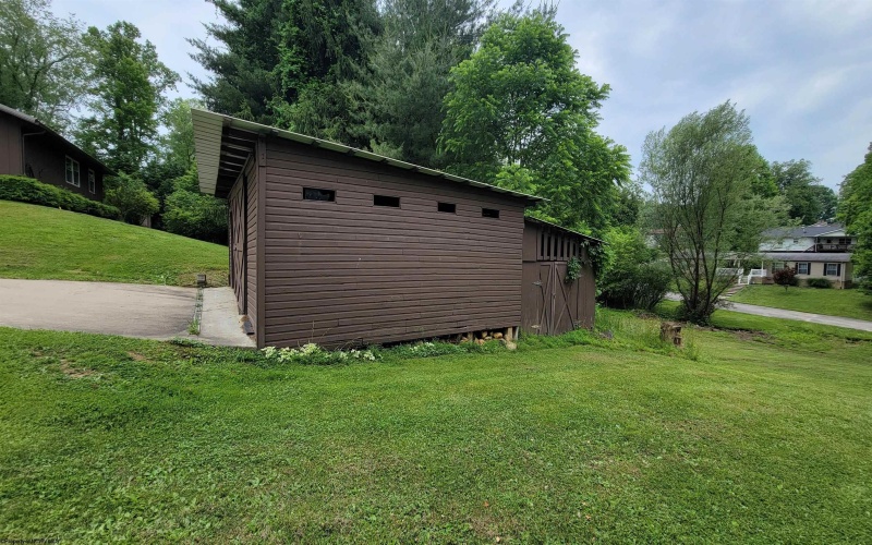 1715 Big Tree Drive, Fairmont, West Virginia 26554, 3 Bedrooms Bedrooms, 6 Rooms Rooms,2 BathroomsBathrooms,Single Family Detached,For Sale,Big Tree,10165257
