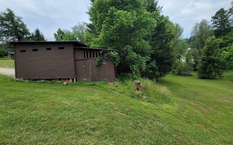 1715 Big Tree Drive, Fairmont, West Virginia 26554, 3 Bedrooms Bedrooms, 6 Rooms Rooms,2 BathroomsBathrooms,Single Family Detached,For Sale,Big Tree,10165257