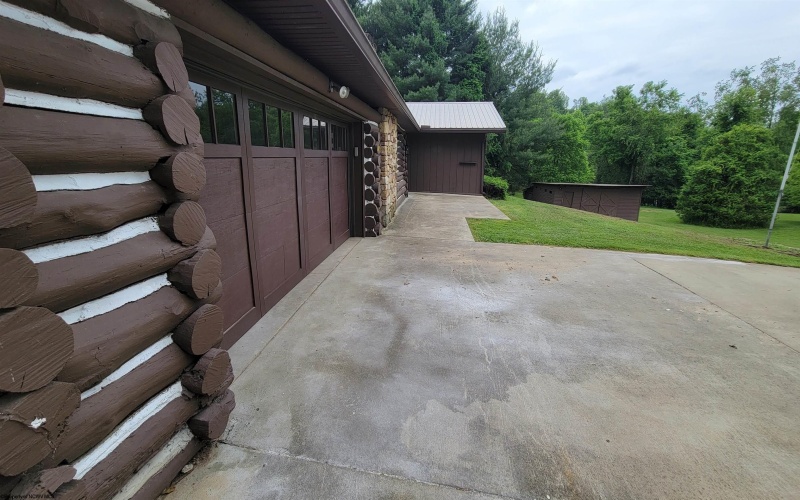 1715 Big Tree Drive, Fairmont, West Virginia 26554, 3 Bedrooms Bedrooms, 6 Rooms Rooms,2 BathroomsBathrooms,Single Family Detached,For Sale,Big Tree,10165257