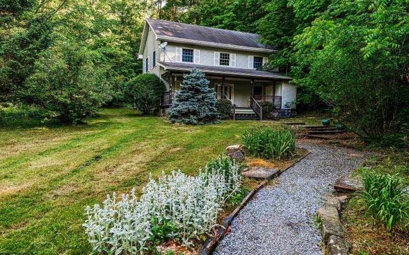 754 Saint Leo Road, Burton, West Virginia 26562, 2 Bedrooms Bedrooms, 6 Rooms Rooms,1 BathroomBathrooms,Single Family Detached,For Sale,Saint Leo,10165240