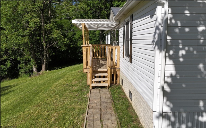 180 Morgans Run Road, Morgantown, West Virginia 26508, 3 Bedrooms Bedrooms, 7 Rooms Rooms,2 BathroomsBathrooms,Single Family Detached,For Sale,Morgans Run,10165242